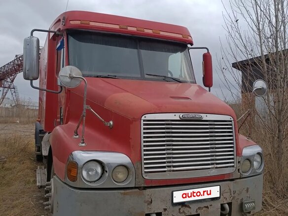 1999 Freightliner Century Class, красный, 1000000 рублей