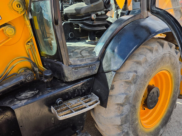 2010 JCB 3CX, жёлтый, 3250000 рублей - вид 32