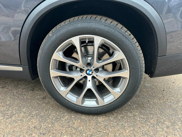 2020 BMW X5 30d IV (G05/G18), чёрный, 6300000 рублей - вид 3