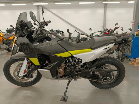 2023 Husqvarna Norden 901, серый, 1490000 рублей, вид 4