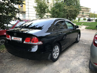2010 Honda Civic VIII Рестайлинг, чёрный, 700000 рублей, вид 4