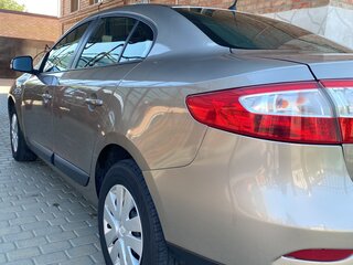 2010 Renault Fluence I, бежевый, 890000 рублей, вид 3
