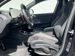 2025 BMW 1 серии M135i xDrive IV (F70), чёрный, 6333562 рублей, вид 4