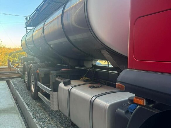 2016 Iveco Stralis, красный, 8000000 рублей - вид 5