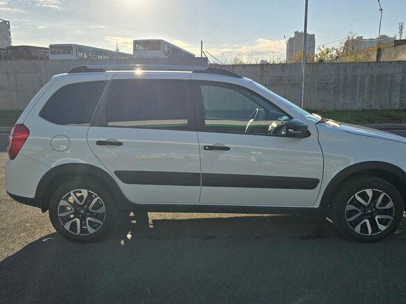2024 Lada (ВАЗ) Granta Cross I Рестайлинг, белый, 925000 рублей - вид 3