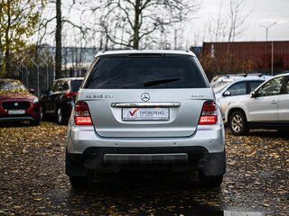 2006 Mercedes-Benz M-Класс 280 II (W164), серебристый, 1087000 рублей, вид 4