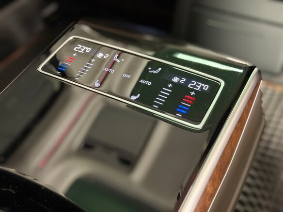 2019 Audi A8 Long 55 TFSI IV (D5), белый, 4790000 рублей - вид 36