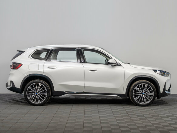 2026 BMW X1 Long 25Li xDrive III (U11/U12), белый, 5550000 рублей - вид 3