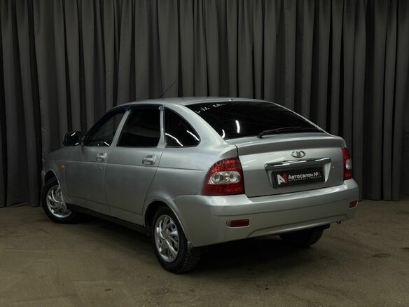 2011 Lada (ВАЗ) Priora I, серебристый, 209999 рублей - вид 2