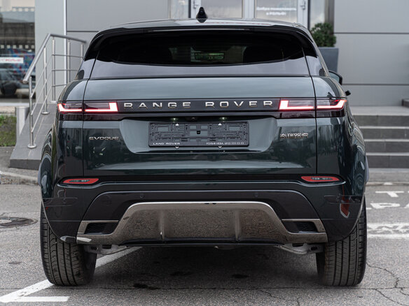 2025 Land Rover Range Rover Evoque L II Рестайлинг, зелёный, 6599500 рублей - вид 5