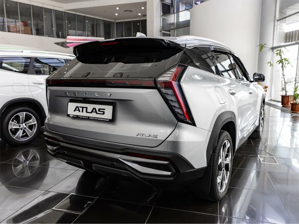 2026 Geely Atlas II, серебристый, 3449990 рублей - вид 5