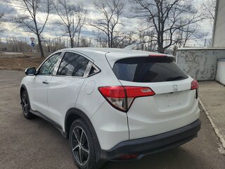 2022 Honda Vezel I Рестайлинг, белый, 1450000 рублей, вид 4