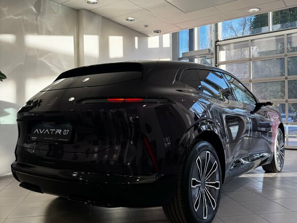 2026 Avatr 07, фиолетовый, 7000000 рублей - вид 5