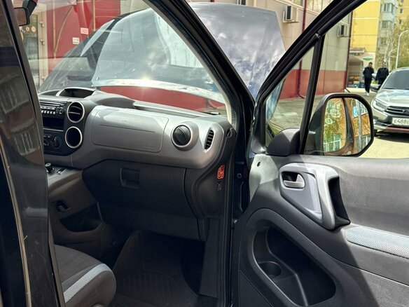 2011 Citroen Berlingo II, чёрный, 670000 рублей - вид 4