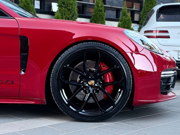 2019 Porsche Panamera GTS Sport Turismo II, красный, 7800000 рублей - вид 5