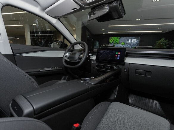 2026 Omoda C5 II, красный, 2399000 рублей - вид 10