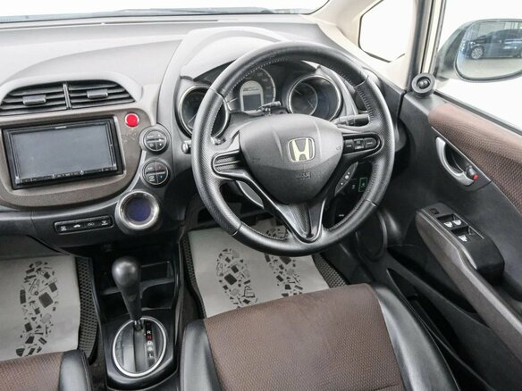 2011 Honda Fit Shuttle I, белый, 899000 рублей - вид 16