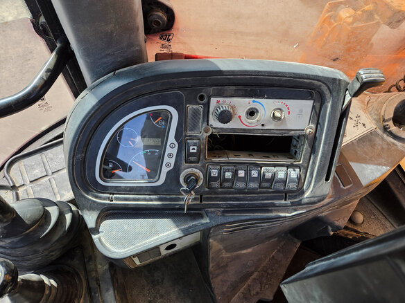 2010 JCB 3CX, жёлтый, 3250000 рублей - вид 37