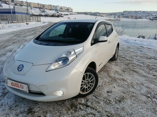 2013 Nissan Leaf (EM57) I (ZE0/AZE0), белый, 660000 рублей, вид 1
