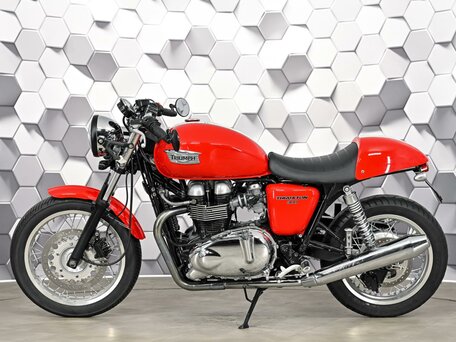 2008 Triumph Thruxton, красный, 595000 рублей, вид 4