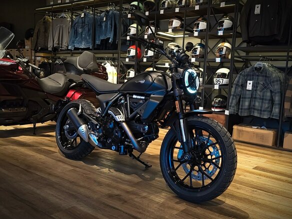 2025 Ducati Scrambler 800, чёрный, 1099000 рублей