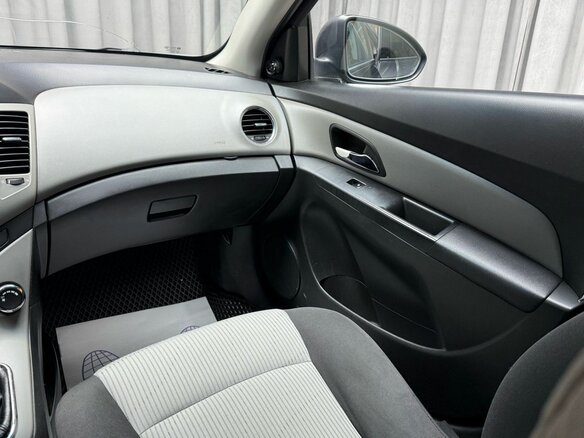 2011 Chevrolet Cruze I, серый, 779000 рублей - вид 15