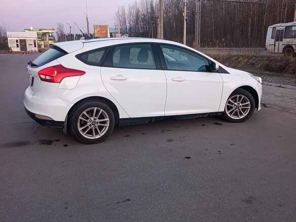 2018 Ford Focus III Рестайлинг, белый, 1000000 рублей - вид 5