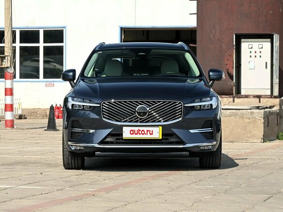 2025 Volvo XC60 II Рестайлинг 2, синий, 5790000 рублей - вид 2