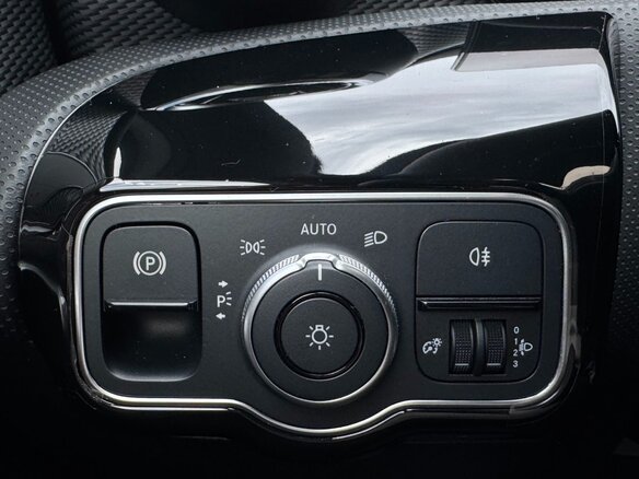2022 Mercedes-Benz A-Класс 180 Long IV (W177) Рестайлинг, белый, 1680007 рублей - вид 13