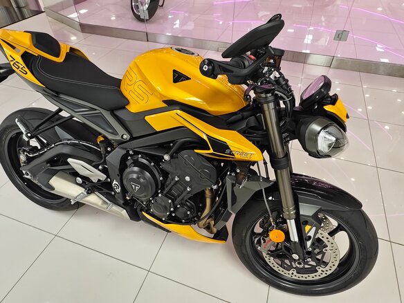 2025 Triumph Street Triple, жёлтый, 1550000 рублей - вид 12