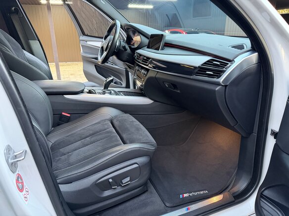 2017 BMW X5 30d III (F15), белый, 5550000 рублей - вид 16