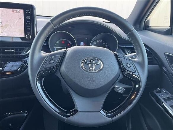 2019 Toyota C-HR I Рестайлинг, белый, 1370001 рублей - вид 11
