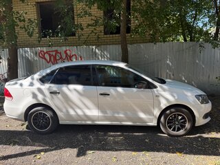 2013 Volkswagen Polo V, белый, 725000 рублей, вид 3