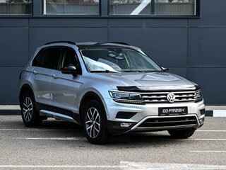 2018 Volkswagen Tiguan II, серебристый, 2674000 рублей, вид 1