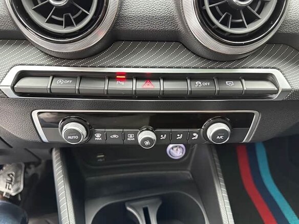 2022 Audi Q2 L 35 TFSI I Рестайлинг, красный, 1840000 рублей - вид 10