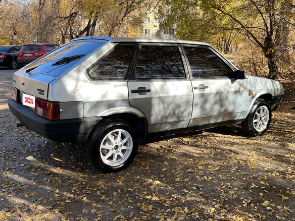 2001 Lada (ВАЗ) 2109, серебристый, 120000 рублей - вид 4
