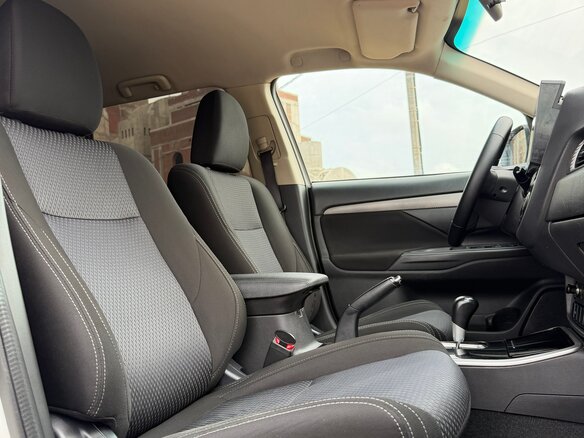2017 Mitsubishi Outlander III Рестайлинг 2, белый, 1595000 рублей - вид 18