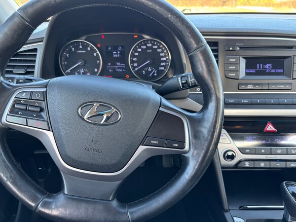 2016 Hyundai Elantra VI (AD), синий, 1320000 рублей - вид 18