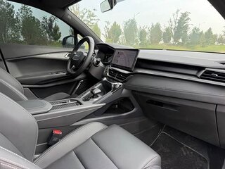 2025 Lynk & Co 06 I Рестайлинг, серый, 2680000 рублей, вид 4