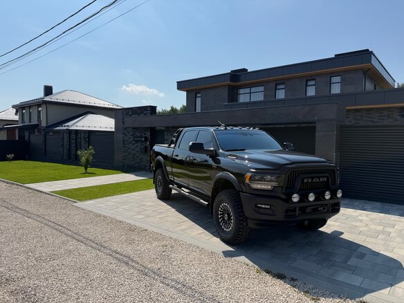 2022 RAM 2500, чёрный, 7800000 рублей