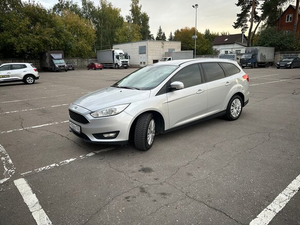 2015 Ford Focus III Рестайлинг, серебристый, 790000 рублей