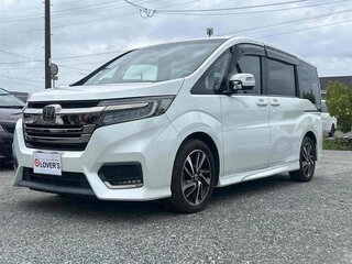 2018 Honda Stepwgn Spada V Рестайлинг, белый, 1850000 рублей, вид 1