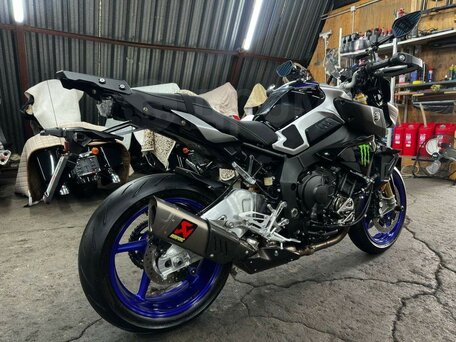 2017 Yamaha MT-10SP, серебристый, 1390000 рублей, вид 5