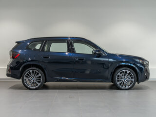 2026 BMW X1 Long 25Li xDrive III (U11/U12), чёрный, 5850000 рублей, вид 4