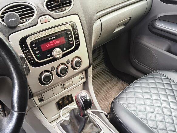 2010 Ford Focus II Рестайлинг, серебристый, 299000 рублей - вид 8