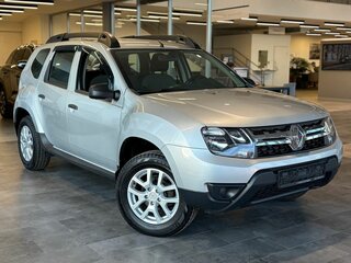 2017 Renault Duster I Рестайлинг, серебристый, 819000 рублей, вид 3