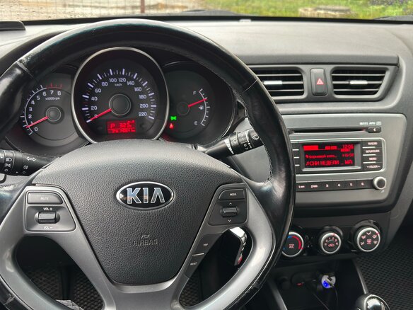 2015 Kia Rio III Рестайлинг, белый, 950000 рублей - вид 2
