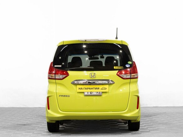 2017 Honda Freed II, жёлтый, 1639000 рублей - вид 4