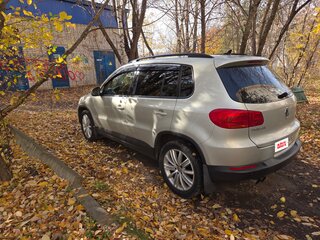 2012 Volkswagen Tiguan I Рестайлинг, серебристый, 1400000 рублей, вид 4