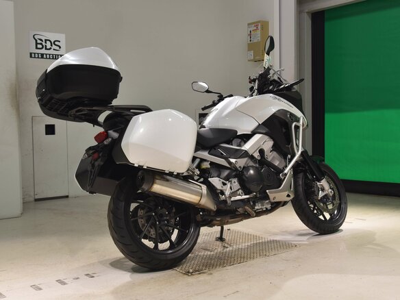 2014 Honda VFR 800X (Crossrunner), белый, 650000 рублей - вид 3